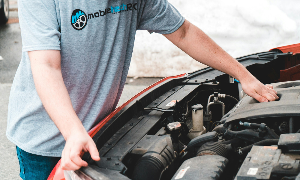 Como fazer a manutenção básica do carro em casa